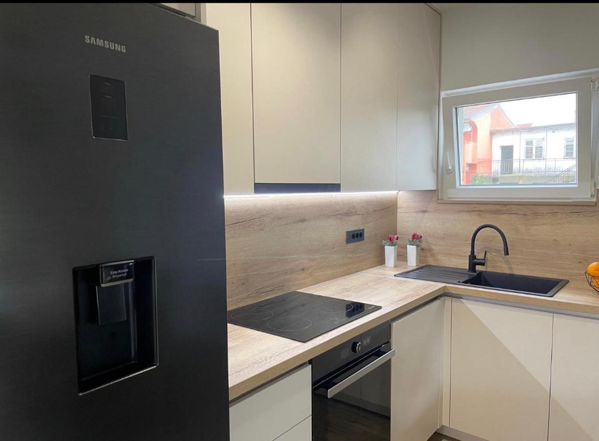Apartman Kurtov Apartment Pakostane Bagian luar foto